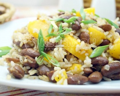 Постный плов с тыквой и фасолью