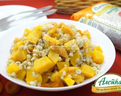Перловая каша с тыквой и курагой